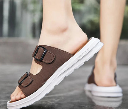 sandales-ouvertes-brides-ajustables-marron-base-blanche