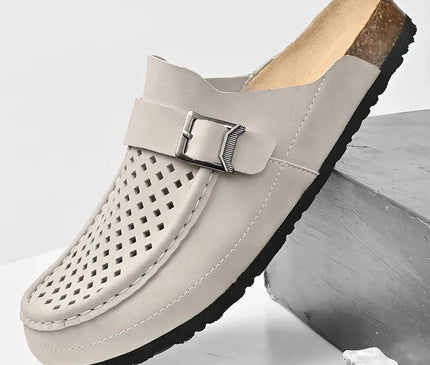 sabot-moderne-ajoure-boucle-argentee