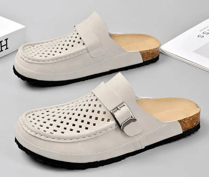sabot-moderne-ajoure-boucle-argentee