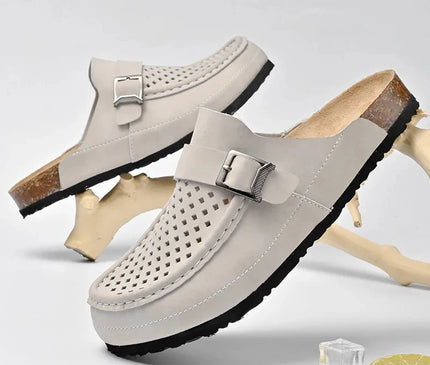 sabot-moderne-ajoure-boucle-argentee