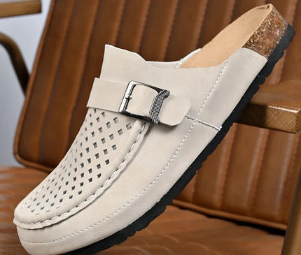 sabot-moderne-ajoure-boucle-argentee