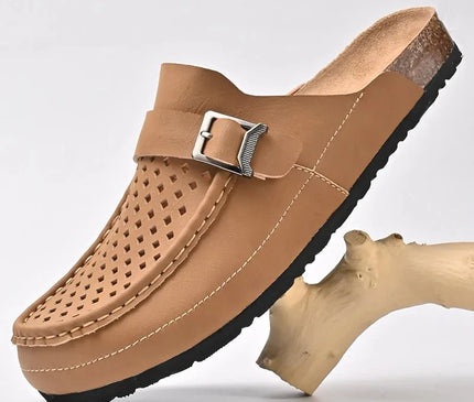 sabot-moderne-ajoure-boucle-argentee