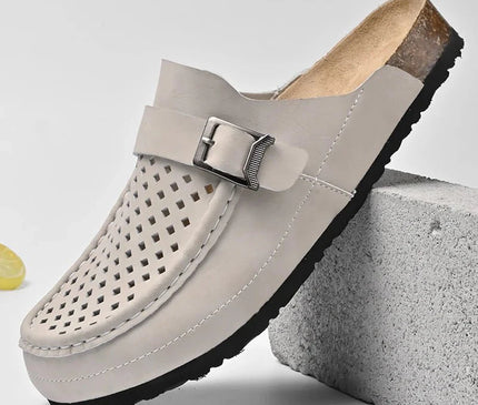 sabot-moderne-ajoure-boucle-argentee
