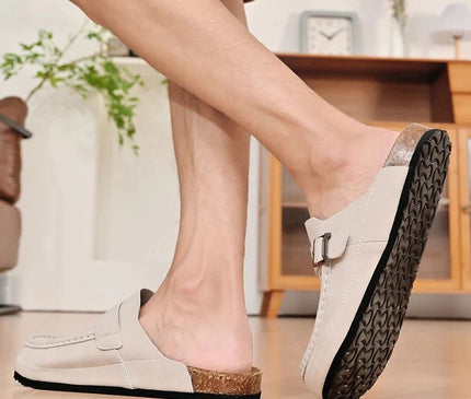 sabot-moderne-ajoure-boucle-argentee