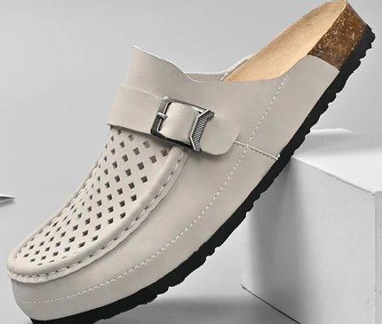 sabot-moderne-ajoure-boucle-argentee