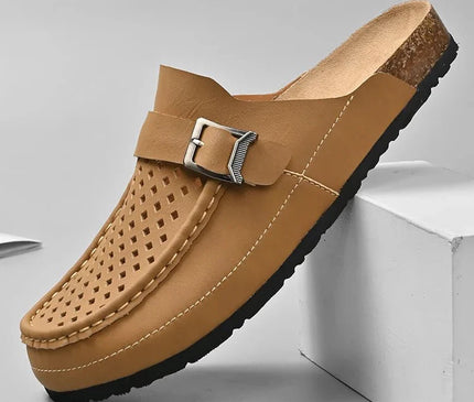 sabot-moderne-ajoure-boucle-argentee