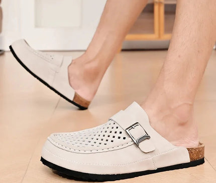 sabot-moderne-ajoure-boucle-argentee