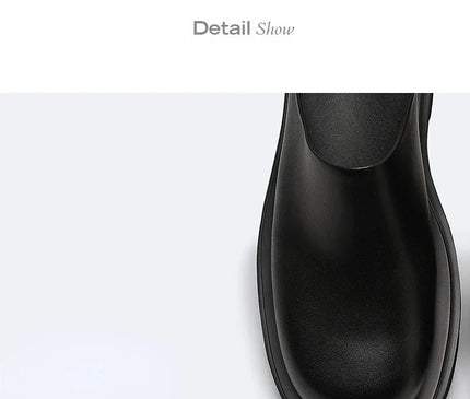 sabot-noir-minimaliste-semelle-texturee