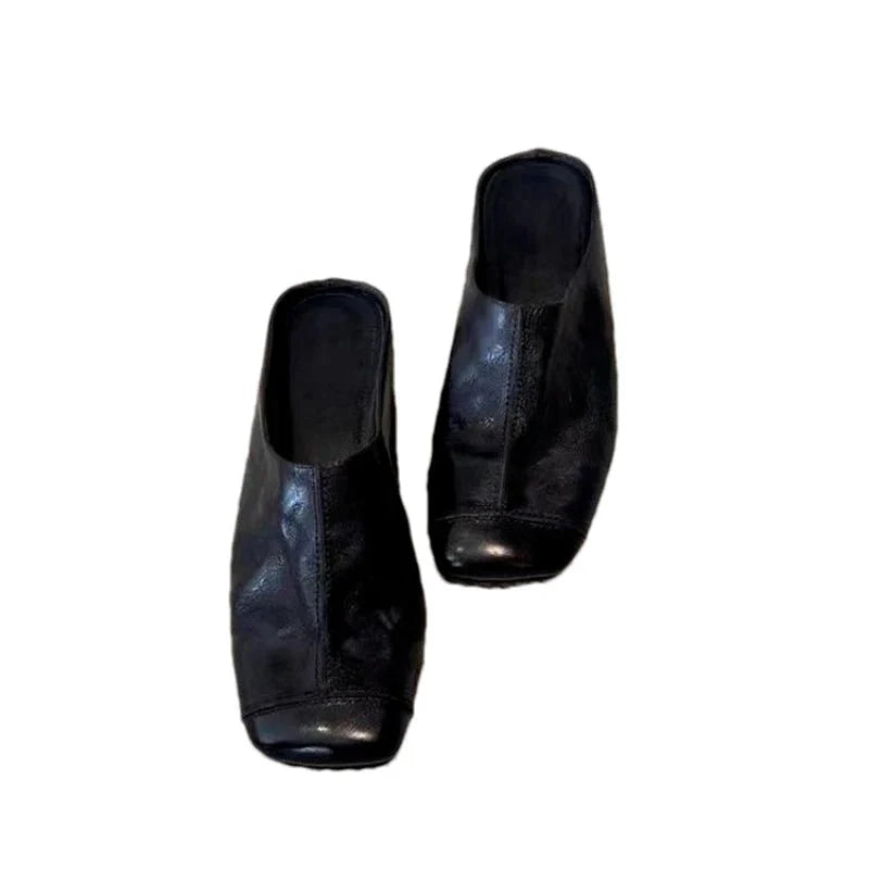 mules-bordeaux-a-coutures-contrastees-silhouette-carree