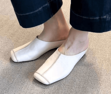 mules-bordeaux-a-coutures-contrastees-silhouette-carree