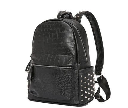 sac-a-dos-urbain-noir-avec-texture-crocodile-clous-metalliques