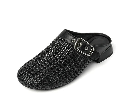 sabot-avec-maille-argentee-boucle-metallique-audacieuse