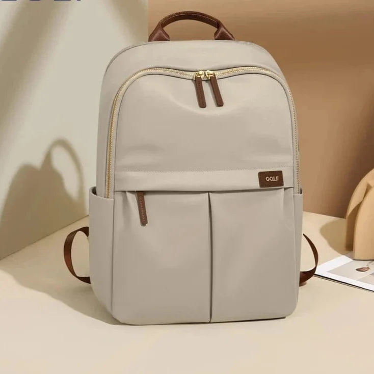 sac-a-dos-beige-moderne-details-marron-poches-pratiques