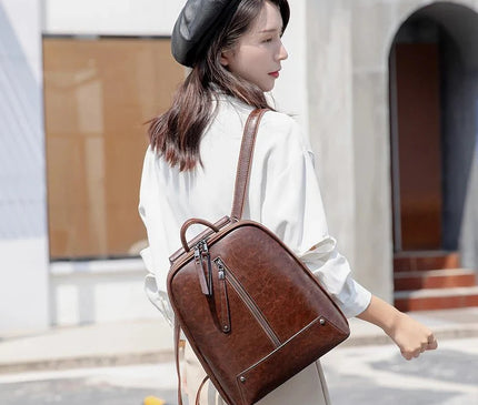 sac-dos-rigide-noir-minimaliste-poches-zippees