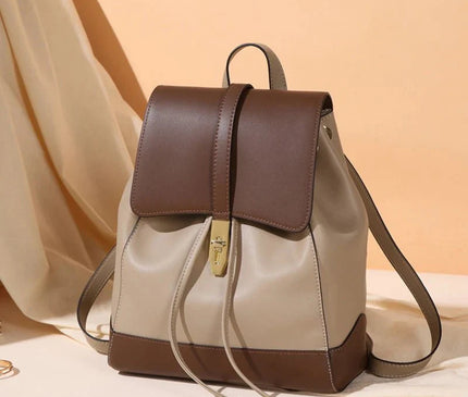 Sac à dos bicolore avec rabat marron et détails dorés