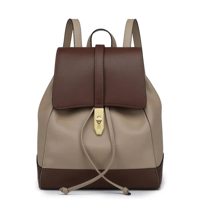 Sac à dos bicolore avec rabat marron et détails dorés