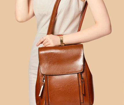 sac-a-dos-noir-structure-poches-verticales