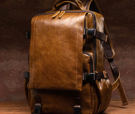 sac-dos-noir-minimaliste-poches-multiples-robuste