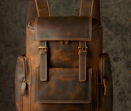 sac-utilitaire-noir-poches-multiples-design-epure