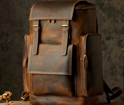 sac-utilitaire-noir-poches-multiples-design-epure