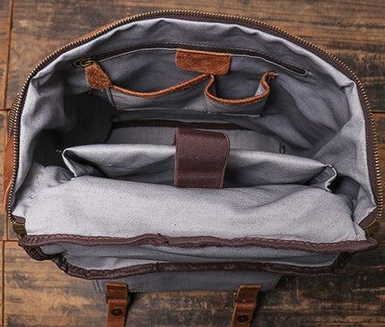sac-baroudeur-cuir-brun-poches-multiples-design-retro-robuste