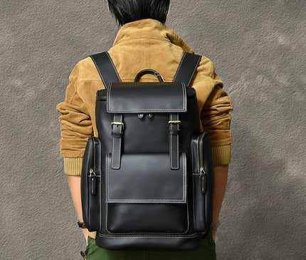 sac-a-dos-structure-noir-details-contrastants