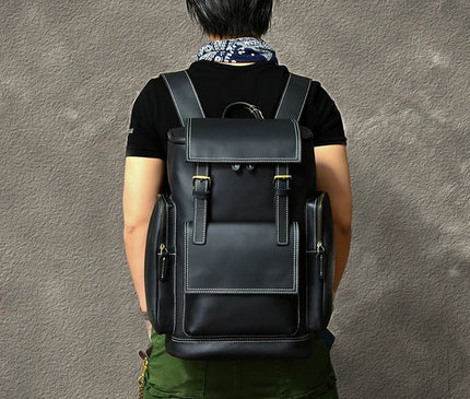 sac-a-dos-structure-noir-details-contrastants