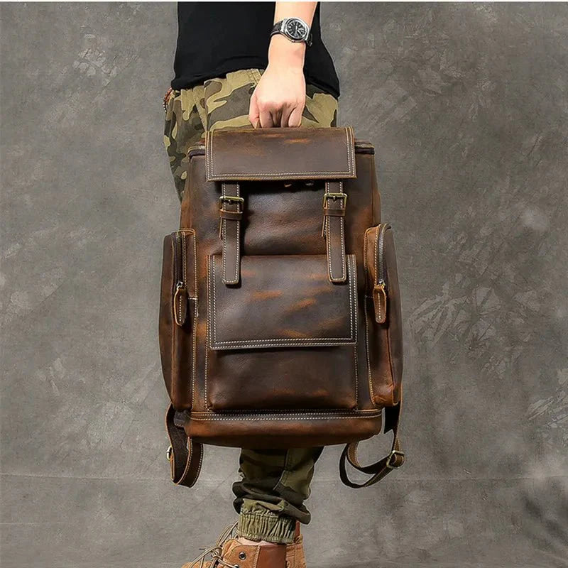sac-a-dos-structure-noir-details-contrastants