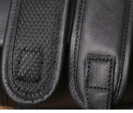 sac-a-dos-noir-minimaliste-poches-laterales