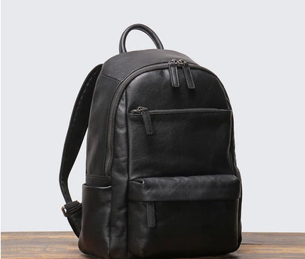 sac-a-dos-noir-minimaliste-poches-laterales