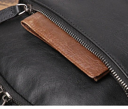 sac-a-dos-noir-minimaliste-poches-laterales