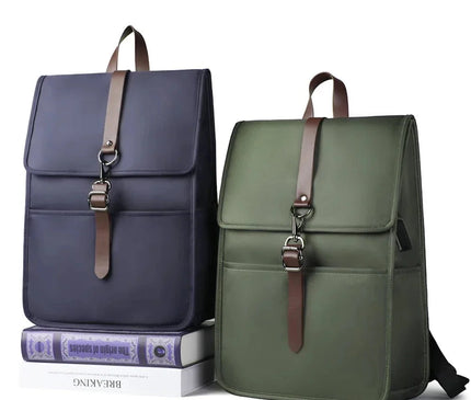 sac-dos-rigide-bleu-marine-boucle-metallique