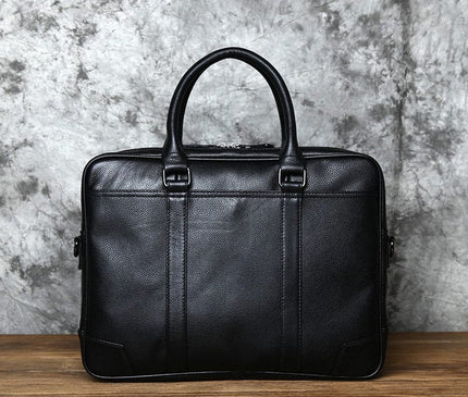sac-a-main-noir-structure-ligne-horizontale-professionnelle