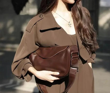 sac-banane-arrondi-design-minimaliste-urbain
