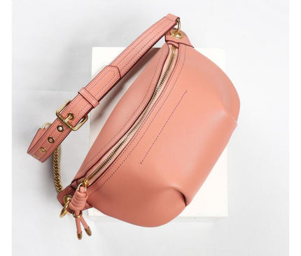 sac-banane-compact-noir-details-dores-chaine-amovible