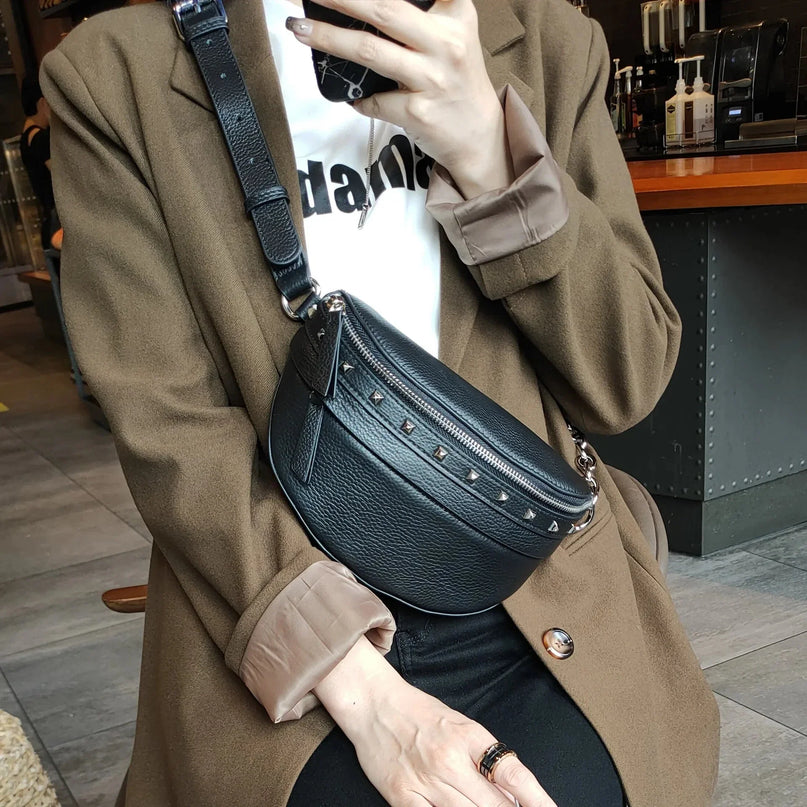 sac-banane-noir-cloute-sangle-reglable