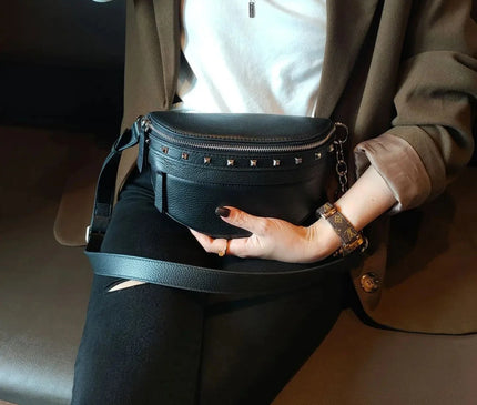 sac-banane-noir-cloute-sangle-reglable