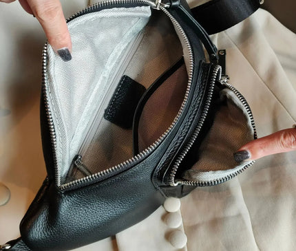 petit-sac-banane-noir-poche-frontale-compact-moderne