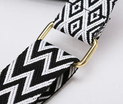 sac-rectangulaire-noir-bandouliere-tissee