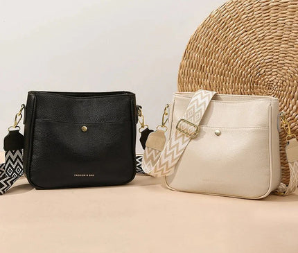 sac-rectangulaire-noir-bandouliere-tissee