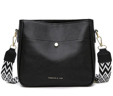 sac-rectangulaire-noir-bandouliere-tissee