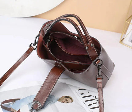 sac-noir-boucle-metallique-sangle-reglable
