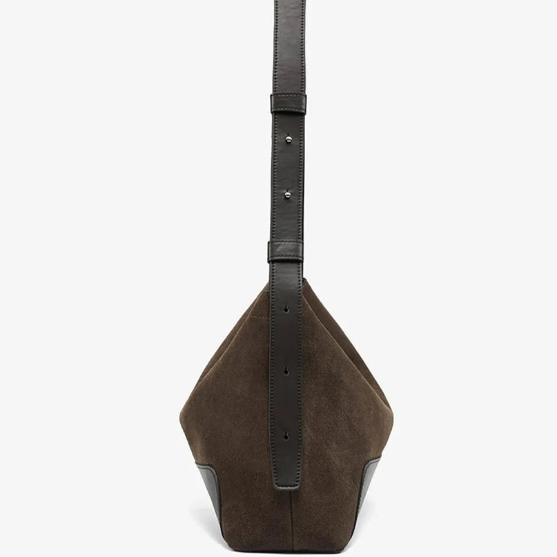sac-hobo-arrondi-avec-details-metalliques