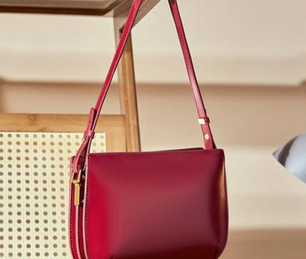 sac-a-bandouliere-minimaliste-en-noir-compact