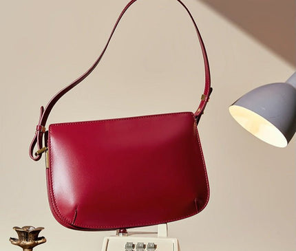 sac-a-bandouliere-minimaliste-en-noir-compact