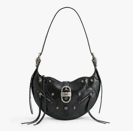 sac-bandouliere-semi-circulaire-noir-details-metalliques-rock