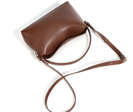 sac-moderne-marron-compact-poignee-rigide
