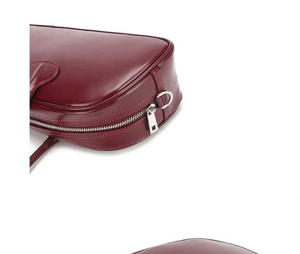 sac-structure-bordeaux-silhouette-allongee-minimaliste