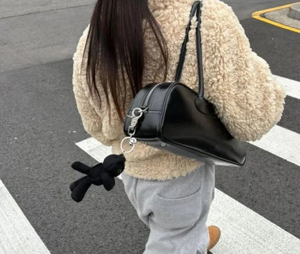 sac-structure-bordeaux-silhouette-allongee-minimaliste