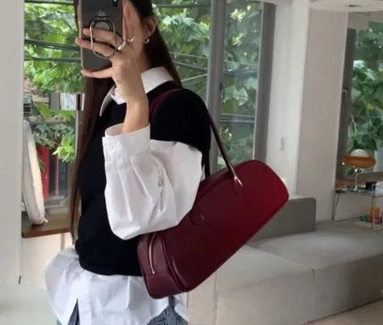 sac-structure-bordeaux-silhouette-allongee-minimaliste